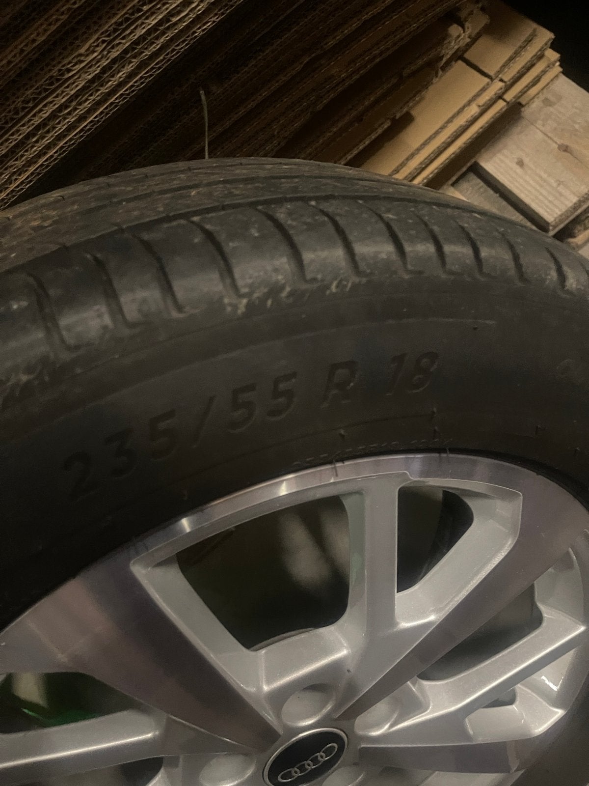 Michelin  235 /55 / R 18 originele Audi banden met velgen, Ophalen, Zo goed als nieuw