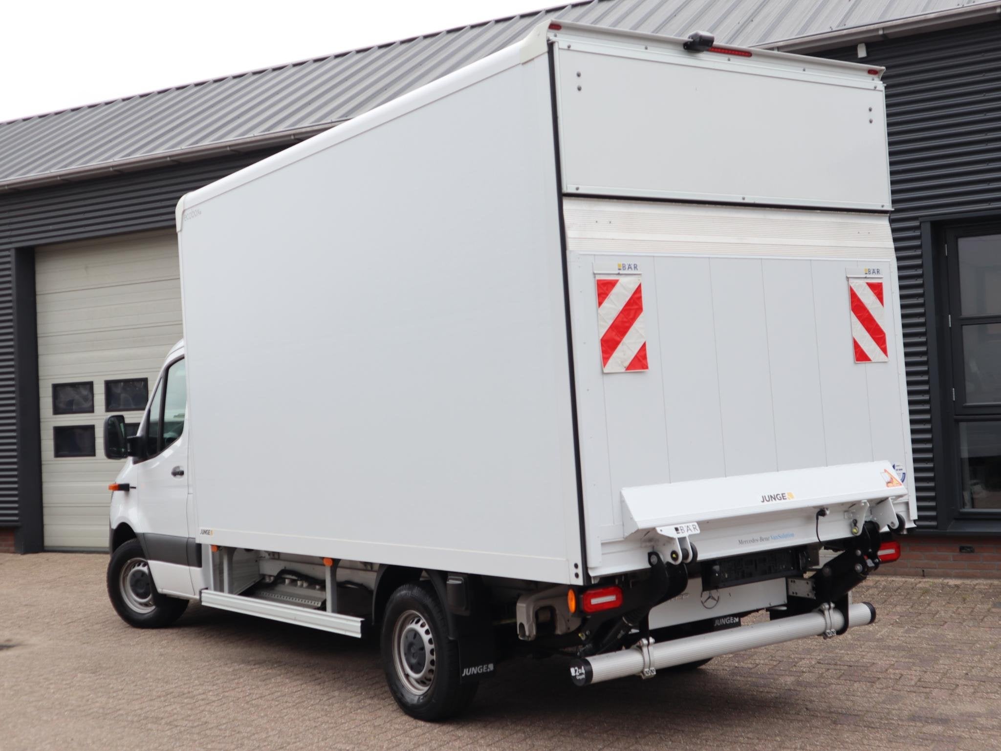 Mercedes-Benz eSprinter 420 81kWh Select Bakwagen - Laadklep, Automaat, 81 kWh, Gebruikt, Wit
