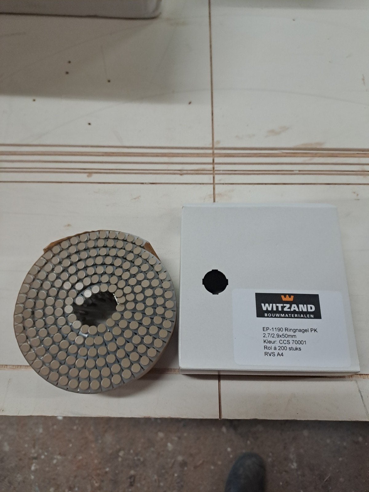 RVS Ringnagel platkop 2,7/2,9x50mm bruin CCS 70001 (2000 st), Doe-het-zelf en Verbouw, 50 tot 100 mm, Nieuw, Ophalen of Verzenden