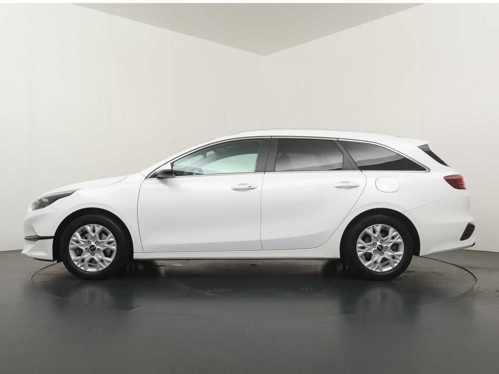 Kia Ceed Sportswagon 1.5 T-GDi DynamicPlusLine Elektrische A, Auto's, Kia, 12 maanden, Gebruikt, 4 cilinders, Wit