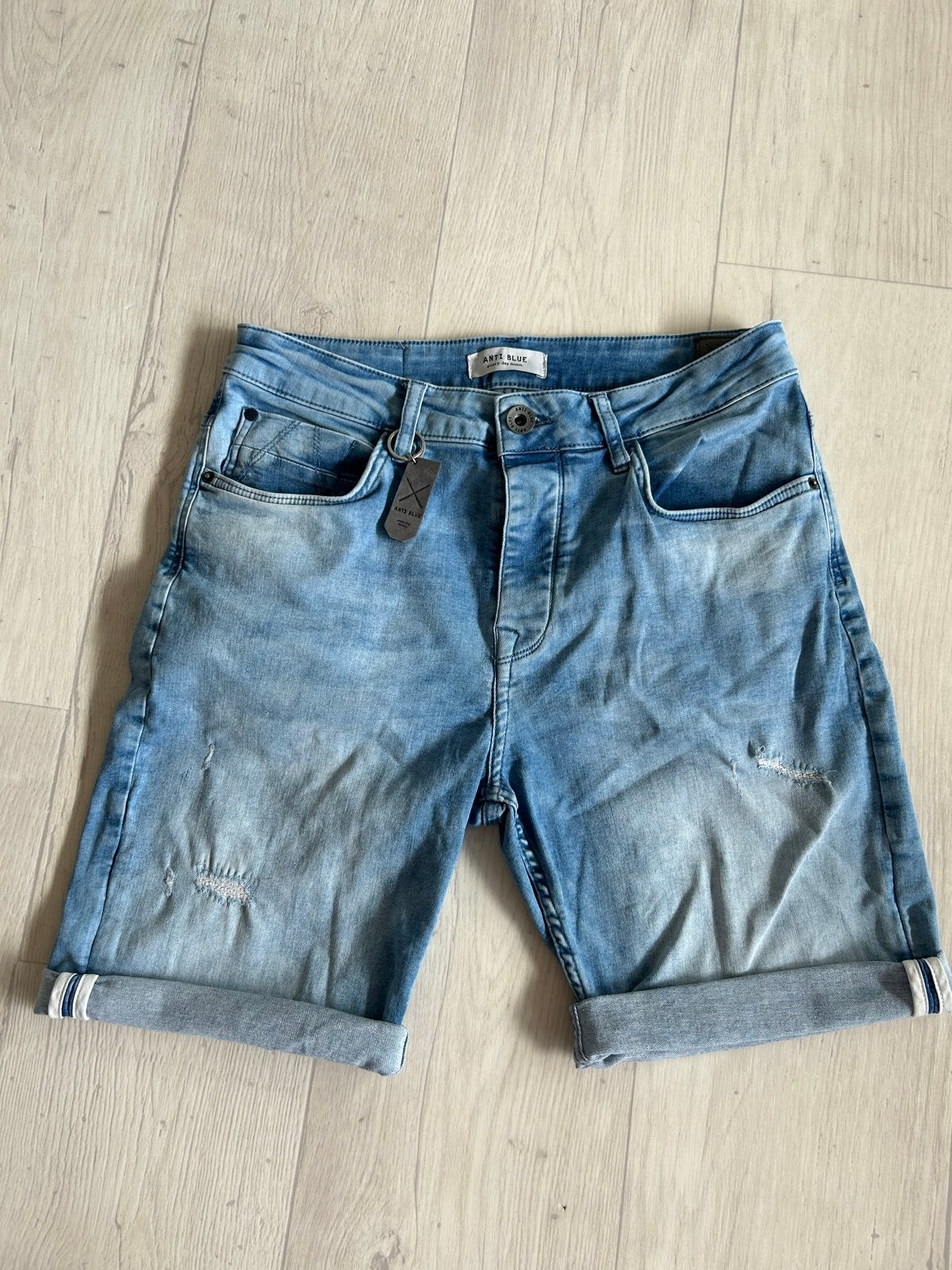 Anti Blue Jeans Short - Maat M, Ophalen of Verzenden, Zo goed als nieuw, Blauw, W33 - W34 (confectie 48/50)