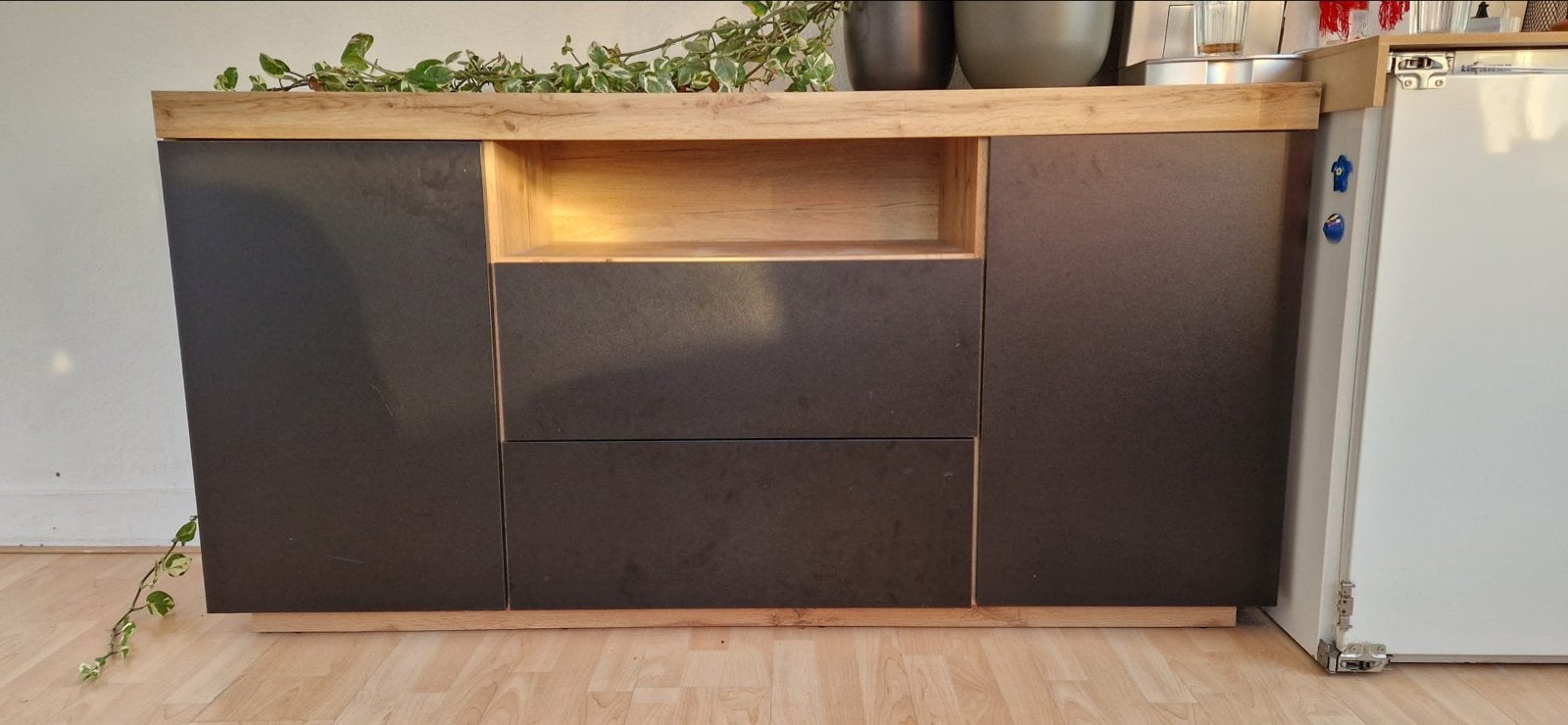 Dressoir - Hout en zwart kast met lades, Ophalen, Gebruikt, 150 tot 200 cm, Met lade(s)