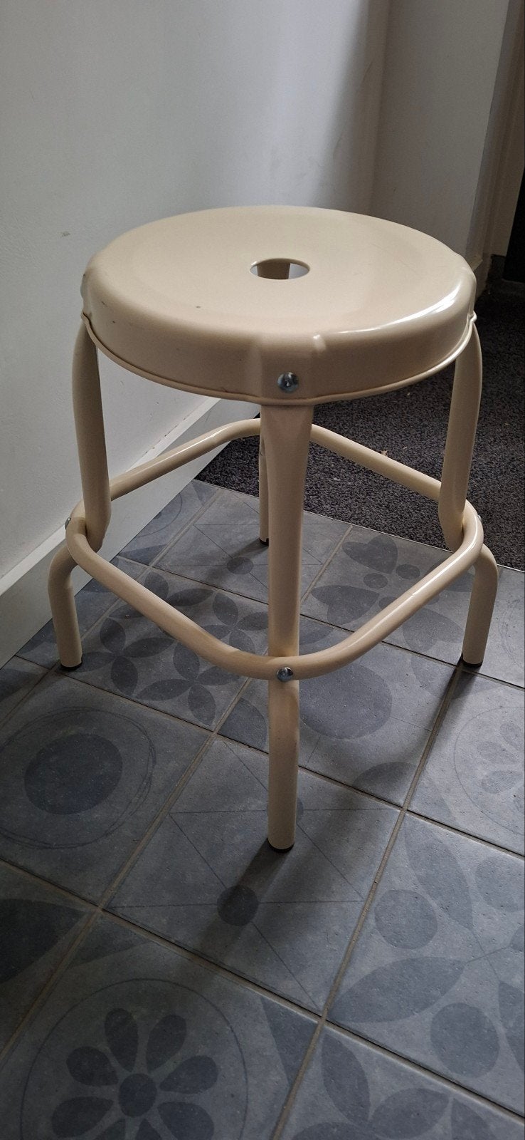 IKEA RÅSKOG kruk - Stevig en veelzijdig, Ophalen, Gebruikt, Staal