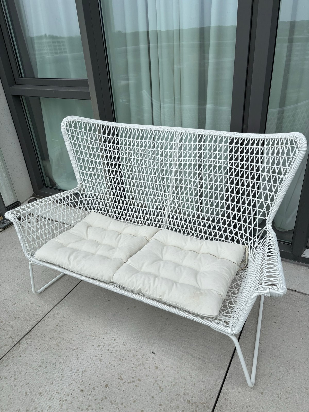 IKEA HÖGSTEN outdoor sofa bench white with cushion wit, Tuin en Terras, Ophalen, Gebruikt, Metaal