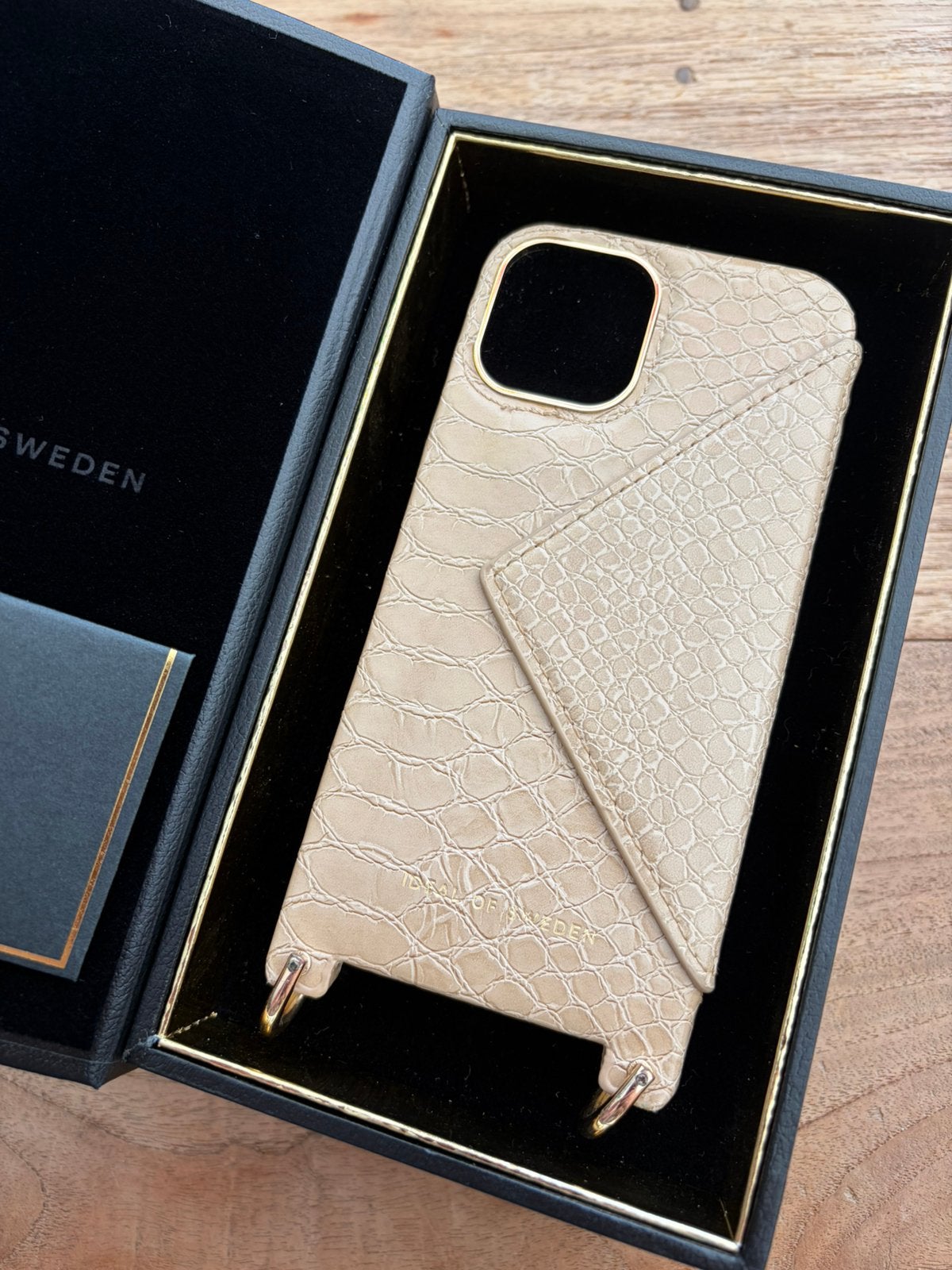 Ideal of Sweden iPhone 12/12 Pro Hoesje Beige Arizona Snake, Ophalen of Verzenden, Zo goed als nieuw, IPhone 12