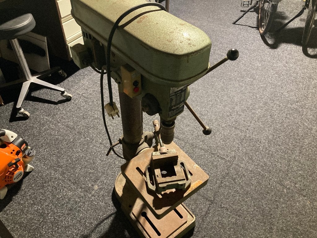 Schuuropruiming : Hitachi kolom boormachine, Ophalen, Gebruikt, Kolomboormachine