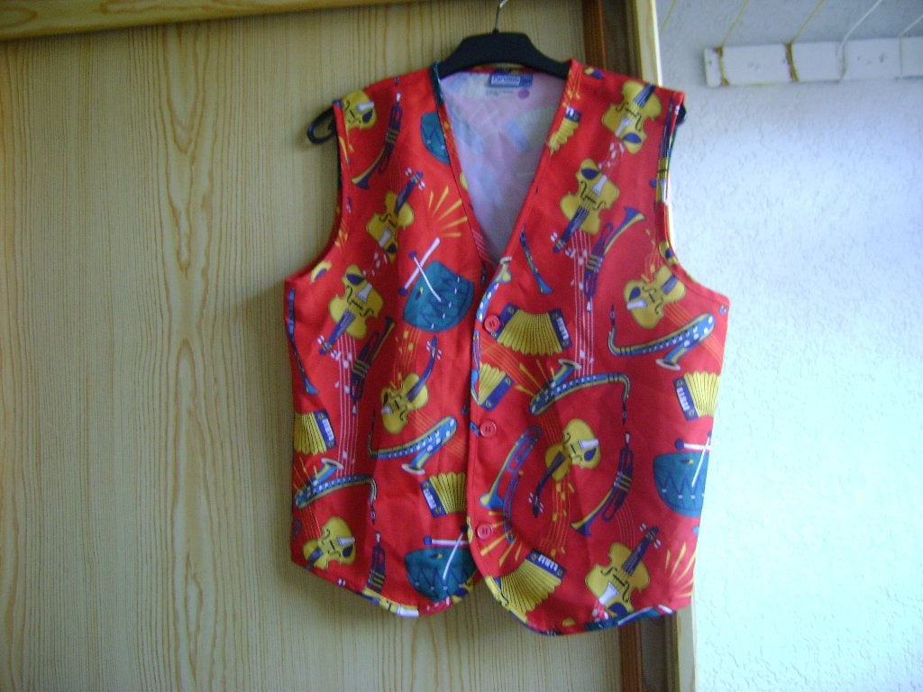 rood clowns gilet mt 164 met 4 knopen, Ophalen of Verzenden, Zo goed als nieuw, 158 t/m 164, Jongen
