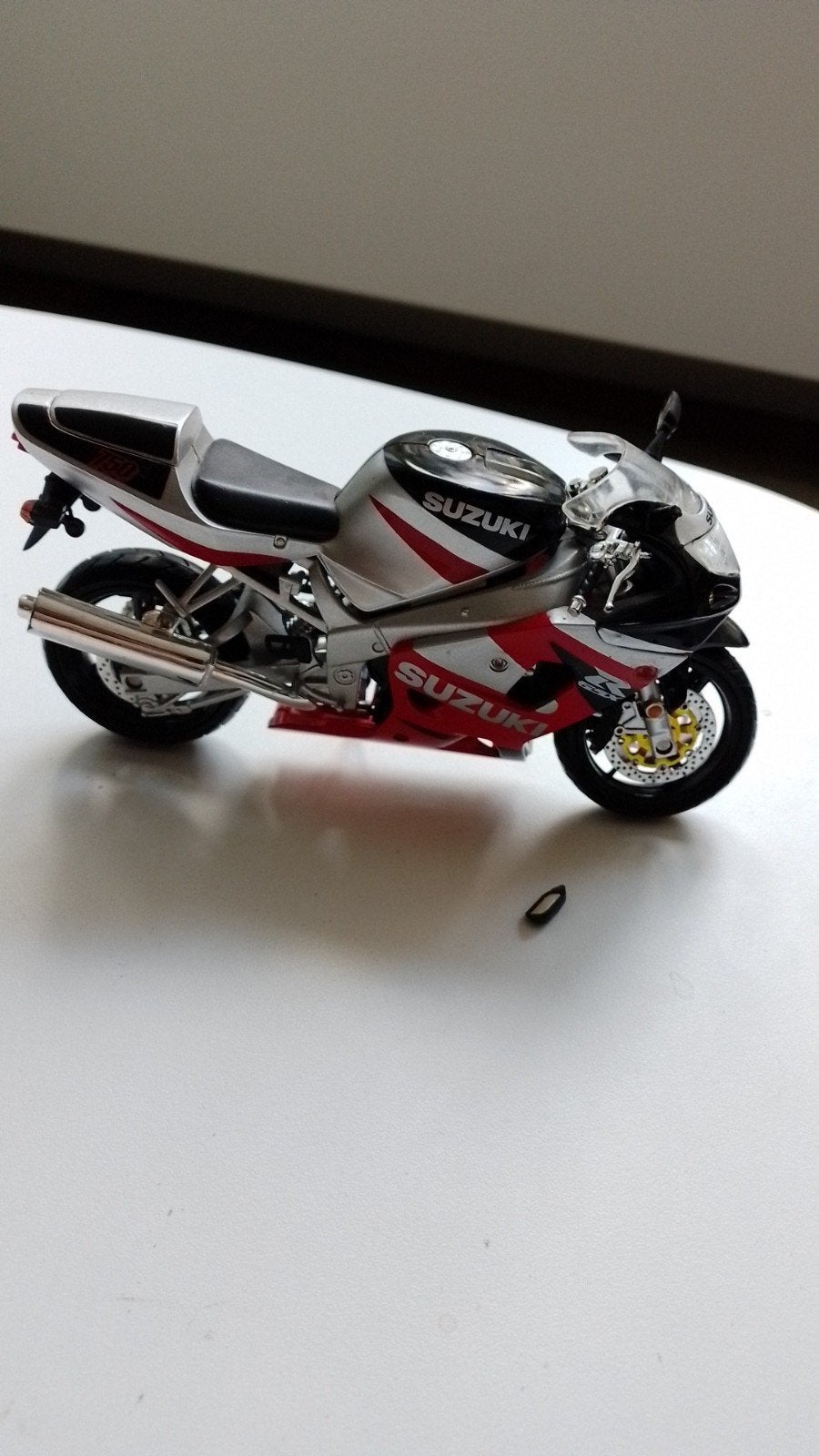 Suzuki 750 modelmotor met losse zijspiegel, Ophalen of Verzenden, Gebruikt, Motor