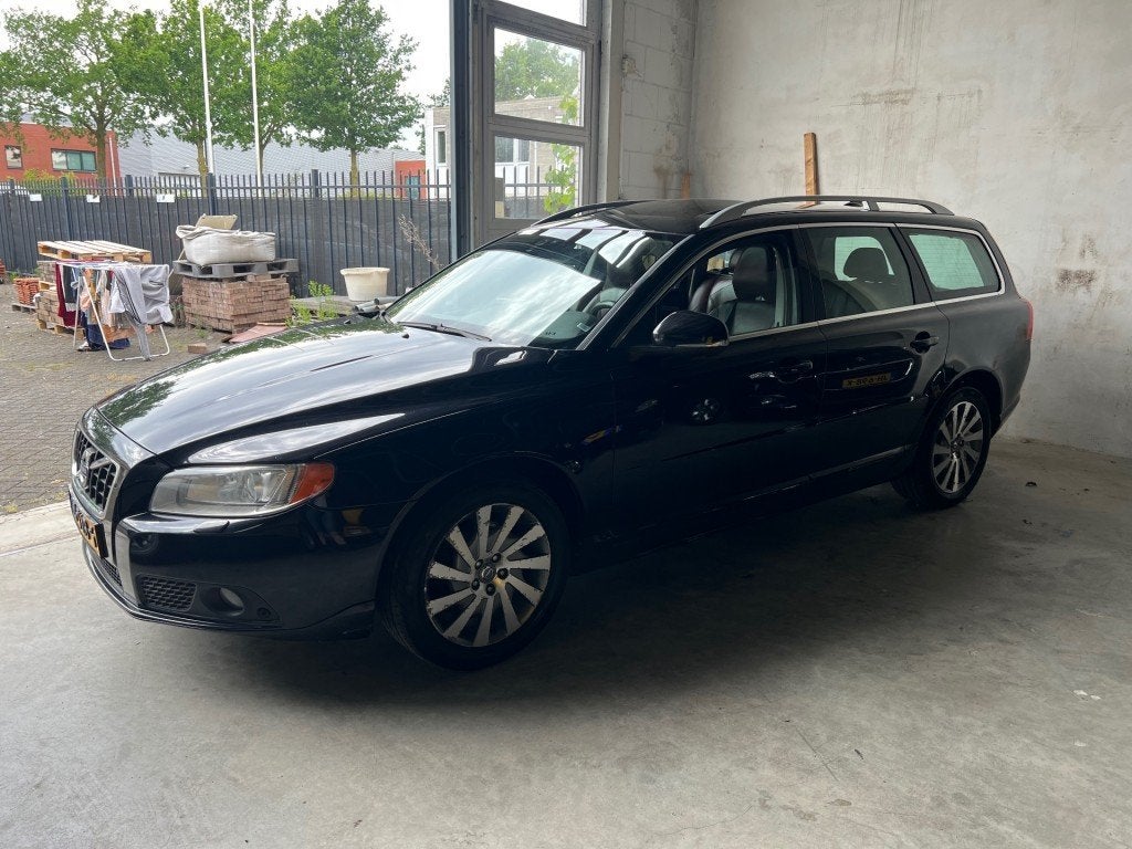 Volvo V70 2.0 D3 LIM. EDITION Prachtig leder!!unieke auto, Euro 5, Gebruikt, 1984 cc, Diesel