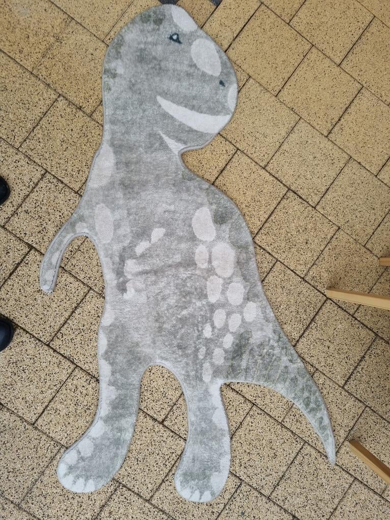 Dino vloerkleed voor kinderkamer - Grijs/Groen, Gebruikt, 100 tot 150 cm, Groen, Overige vormen