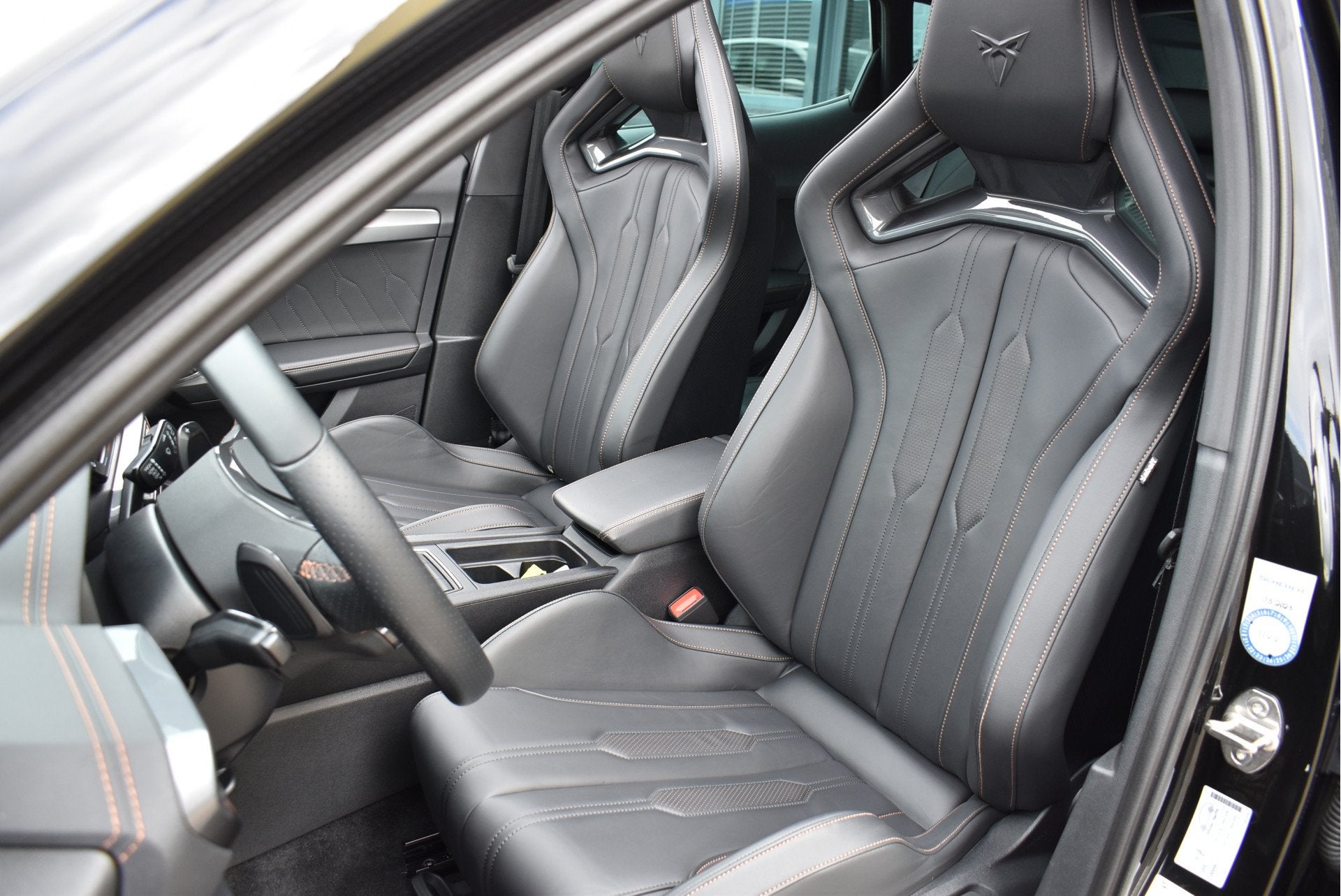 CUPRA Formentor 1.4 e-Hybrid VZ 245 Pk Carbon Schaalstoelen, Dealer onderhouden, Gebruikt, Zwart, 4 cilinders