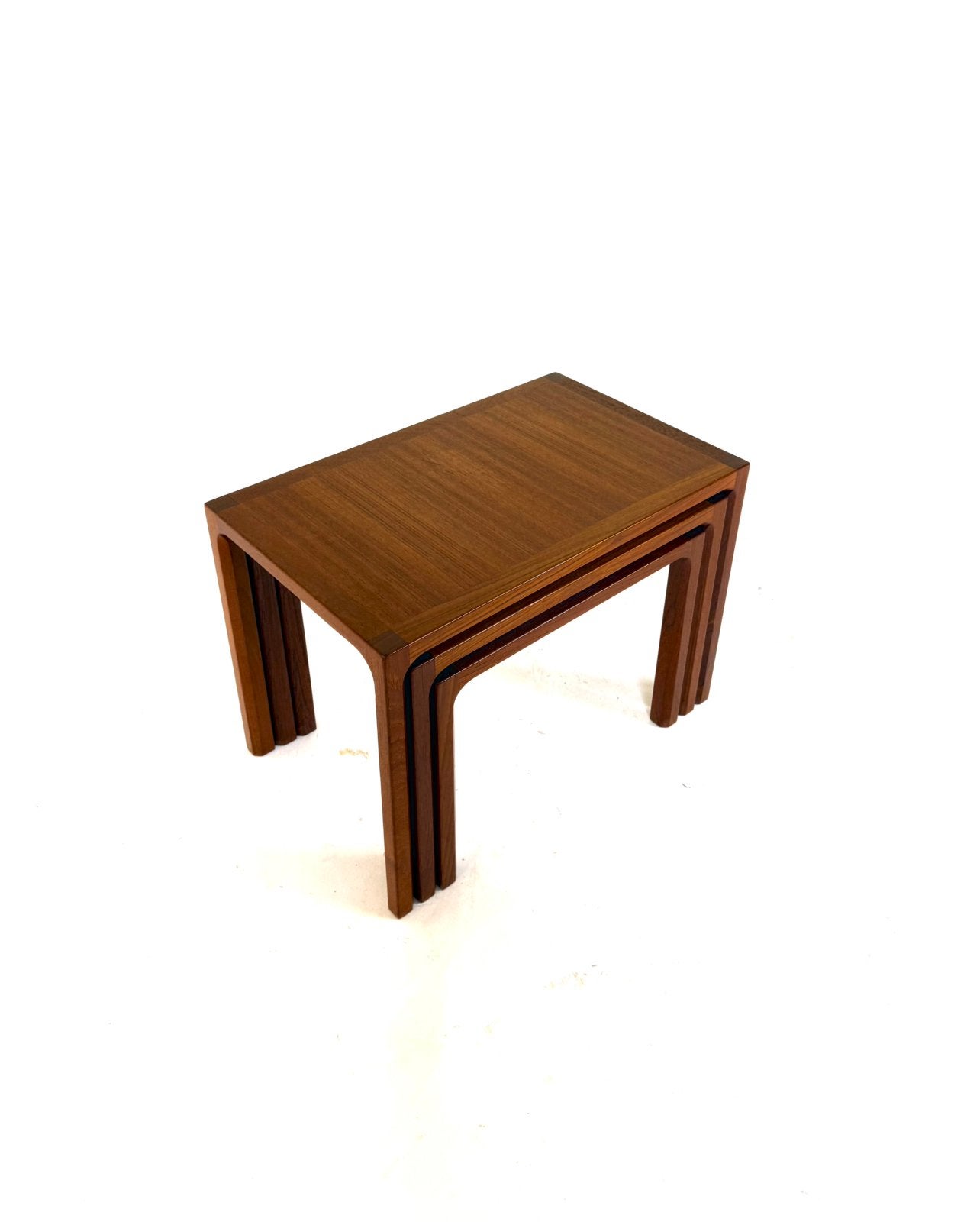 Vintage teakhouten nesting tables, Kai Kristiansen ‘60, Vintage retro buisframe design rotan webbing papercord deens, Kai Kristiansen