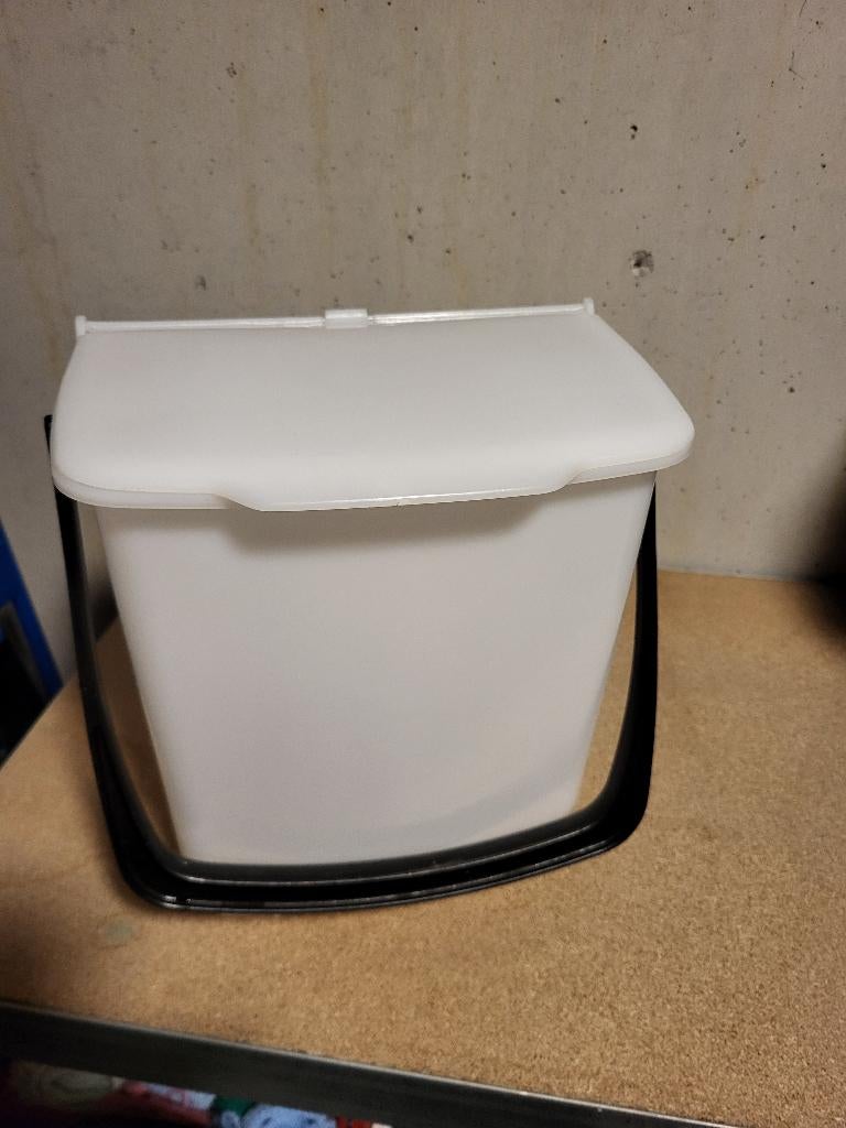 prullenbakje voor camper, Ophalen of Verzenden, Zo goed als nieuw
