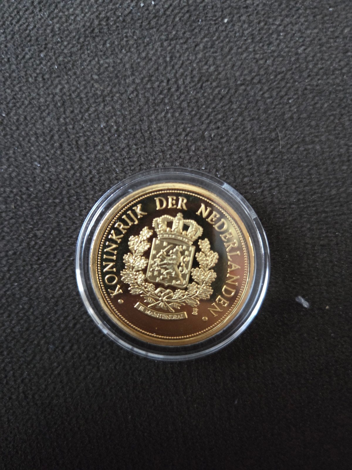 Gouden munt Koning Willem-Alexander 50 jaar, Postzegels en Munten, Munten | Nederland, Ophalen of Verzenden, Koningin Beatrix