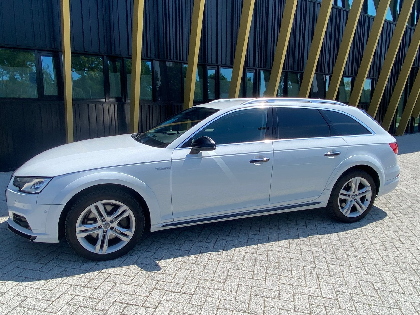 AUDI  A4 ALLROAD 2.0 TFSI 185KW QUATTRO BOMVOL LANE PARKEERH, Auto's, 15 km/l, 4 cilinders, 1984 cc, A4