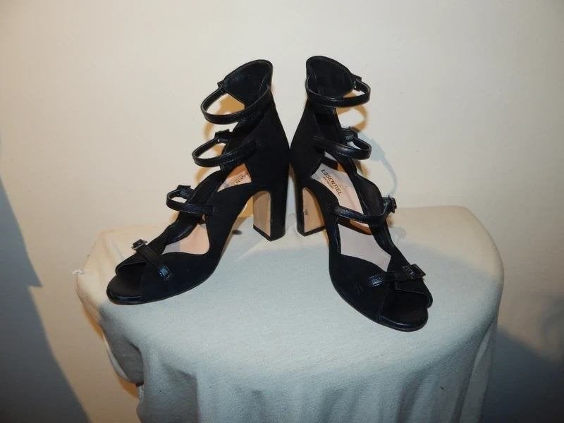 Essentiel Antwerp pumps open bandjes over de voet ZGAN37, Verzenden, Zwart, Sandalen of Muiltjes, Zo goed als nieuw