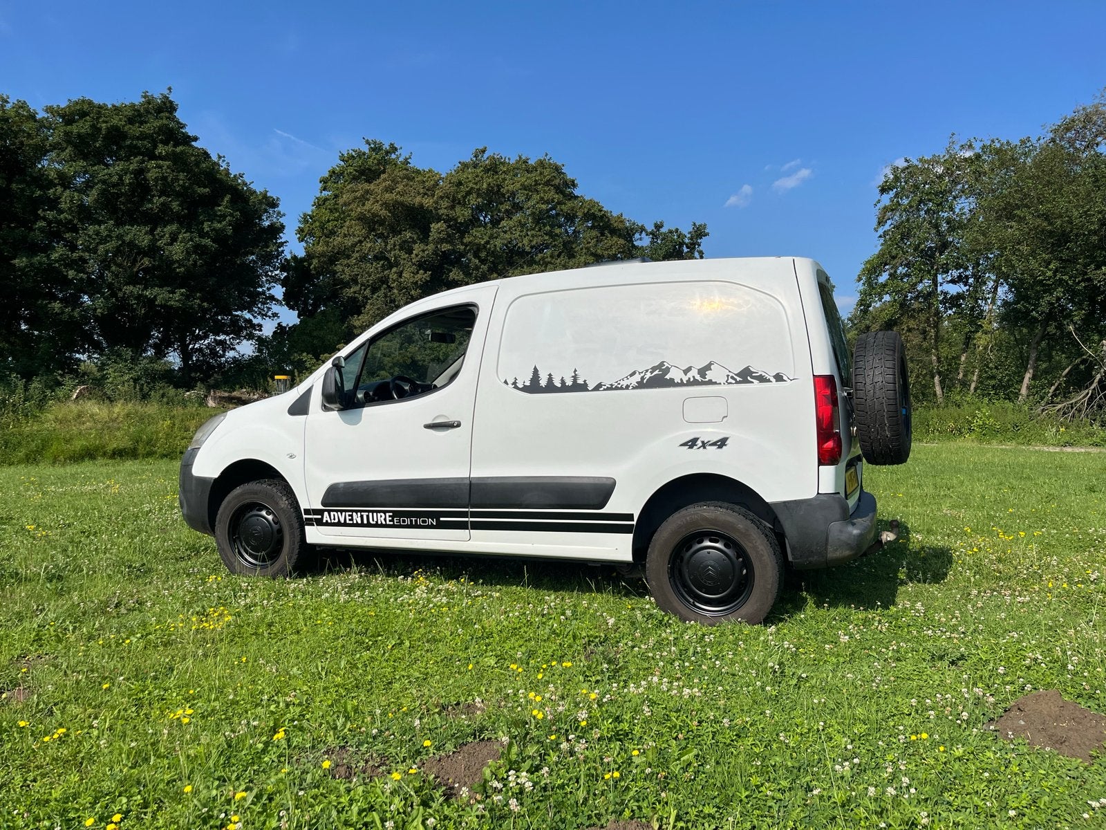 Citroën Berlingo 4x4 1.6 Hdif 600 66KW 2010, Auto's, Bestelauto's, Stof, Zwart, 4 cilinders, Citroën
