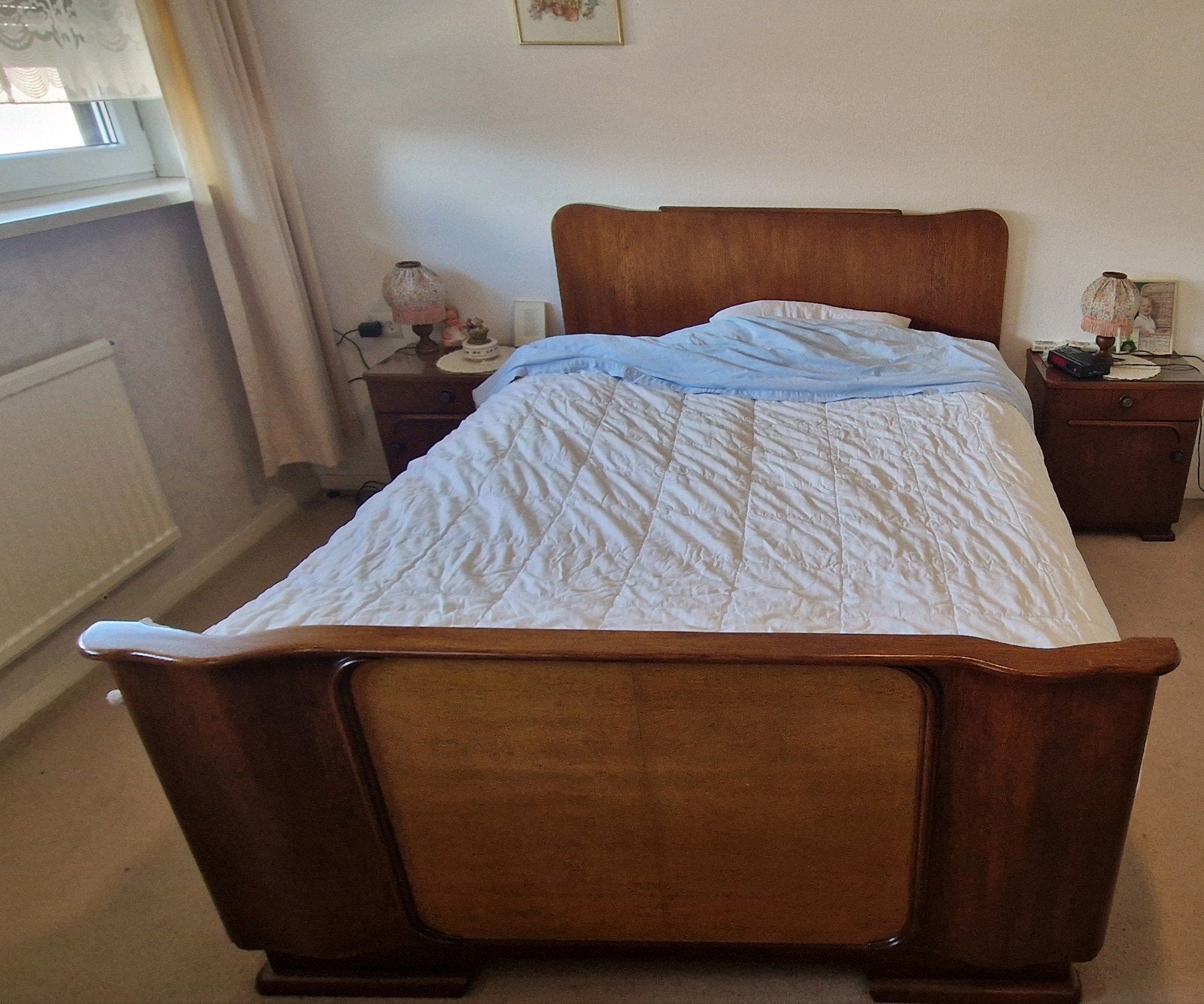 ZEER MOOI ANTIEK BEWERKT BED MET SPIRAAL BODEM
AFMETING
LENG, Ophalen, Bruin, 140 cm, Zo goed als nieuw