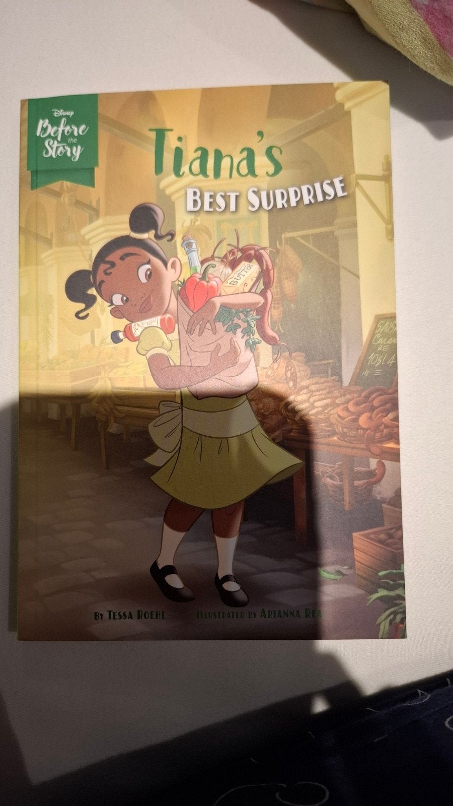 Disney Princess Beginnings Tiana's Best Surprise boek, Ophalen of Verzenden, Zo goed als nieuw, Tessa roehe, Sprookjes