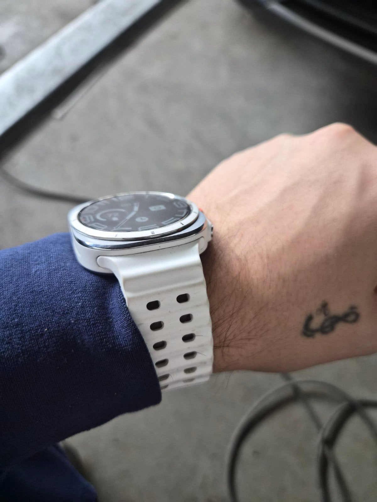 watch ultra, Ophalen of Verzenden, Zo goed als nieuw, Zwart
