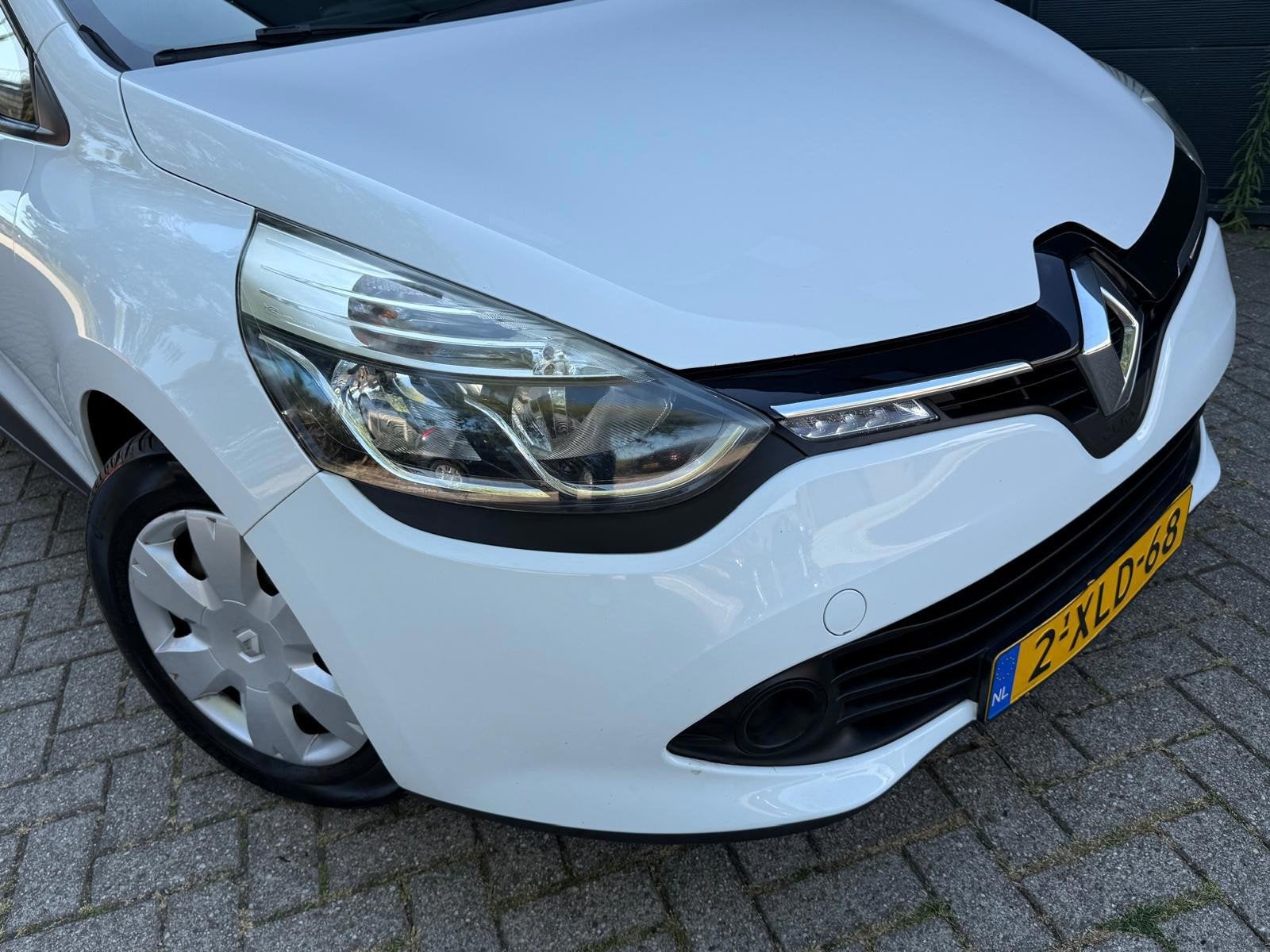 Renault Clio Estate 0.9 TCe Expression/Navi/bleutooth/Airco/, Voorwielaandrijving, USB, Wit, Origineel Nederlands
