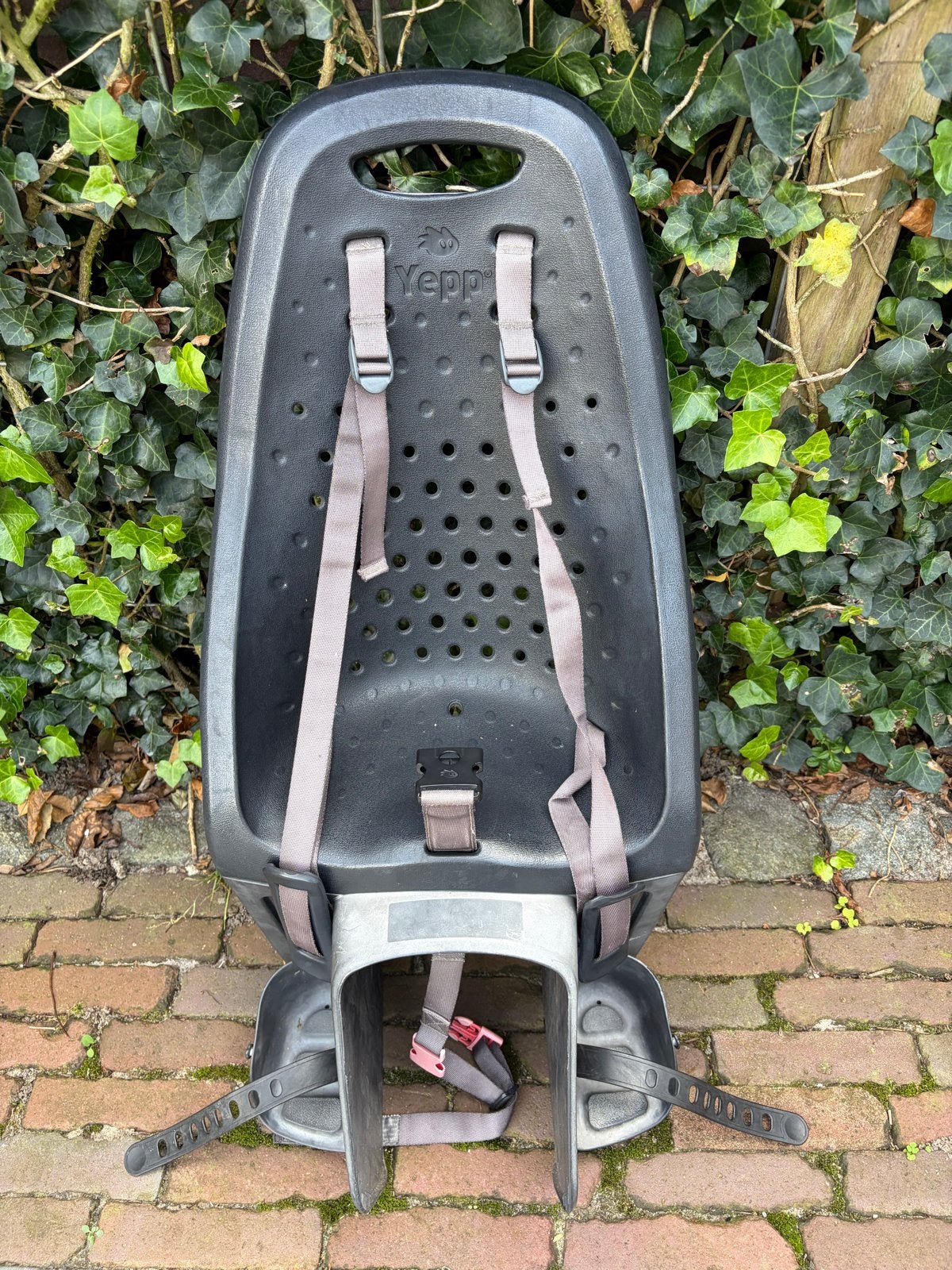 Yepp Achterzitje Fietsstoeltje - Grijs, Achterzitje, Ophalen, 15 t/m 25 kg, Gebruikt