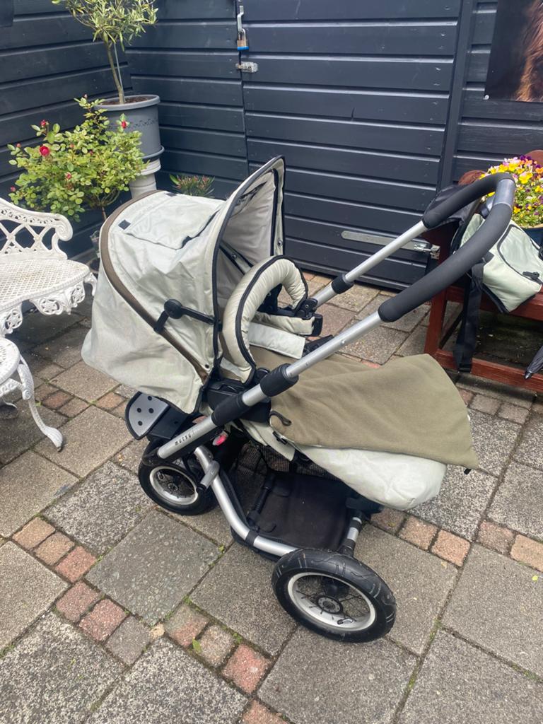 Compleet combi kinderwagen, Verstelbare duwstang, Ophalen of Verzenden, Zo goed als nieuw, Combiwagen