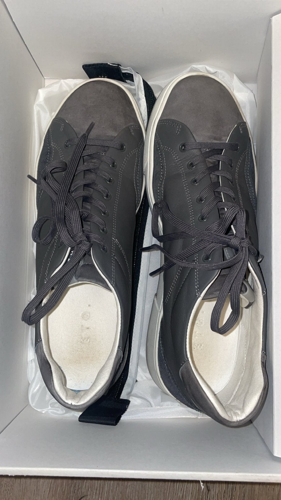 EtQ schoenen grijs maat 43 - Goed onderhouden, Overige kleuren, Ophalen of Verzenden, Sneakers of Gympen, Gedragen
