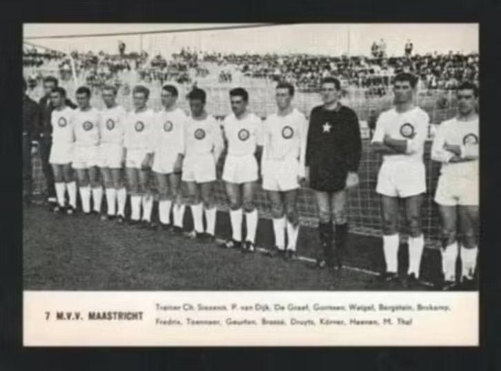 MVV Maastricht Voetbal Brokamp Körver Siezenis 1964., Verzamelen, Ophalen of Verzenden, Zo goed als nieuw