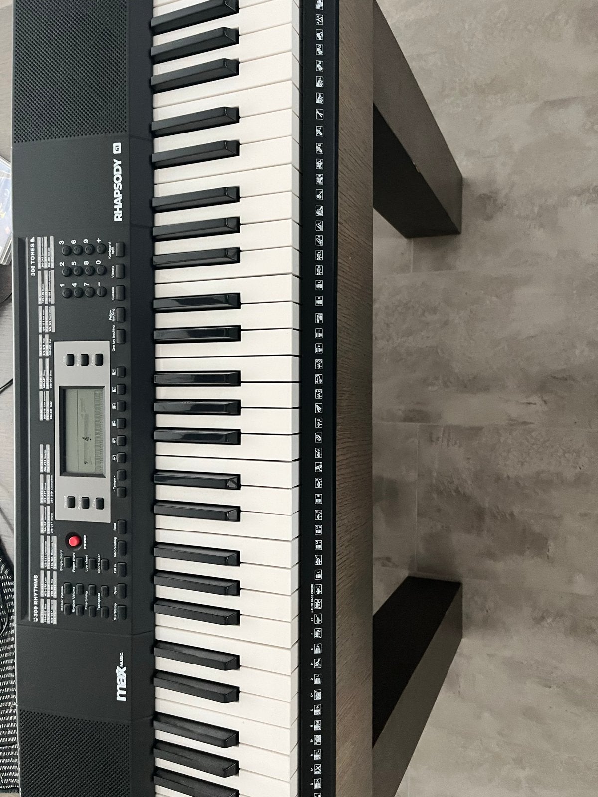 Max Rhapsody 61 toetsen keyboard, Muziek en Instrumenten, Keyboards, 61 toetsen, Midi-aansluiting, Zo goed als nieuw, Ophalen
