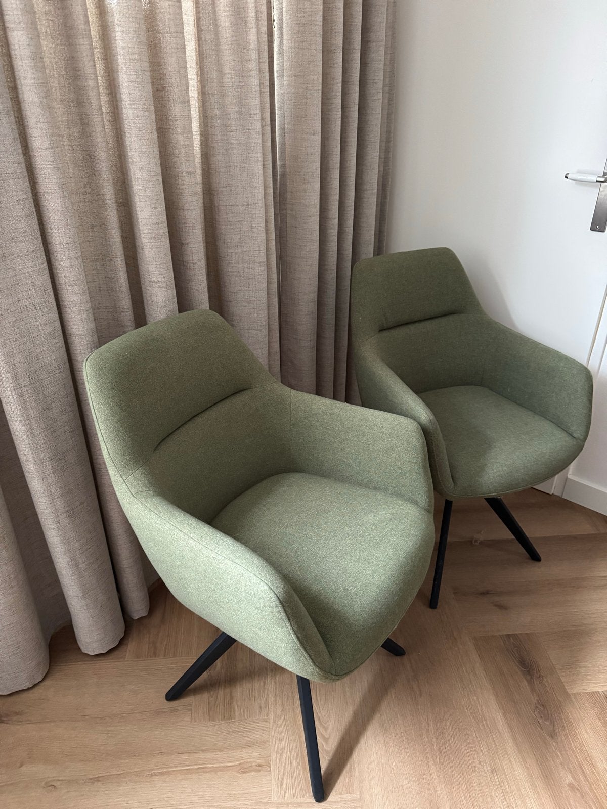 Twee zo goed als nieuwe Jesper Home eetkamerstoelen, Ophalen, Twee, Overige kleuren, Zo goed als nieuw