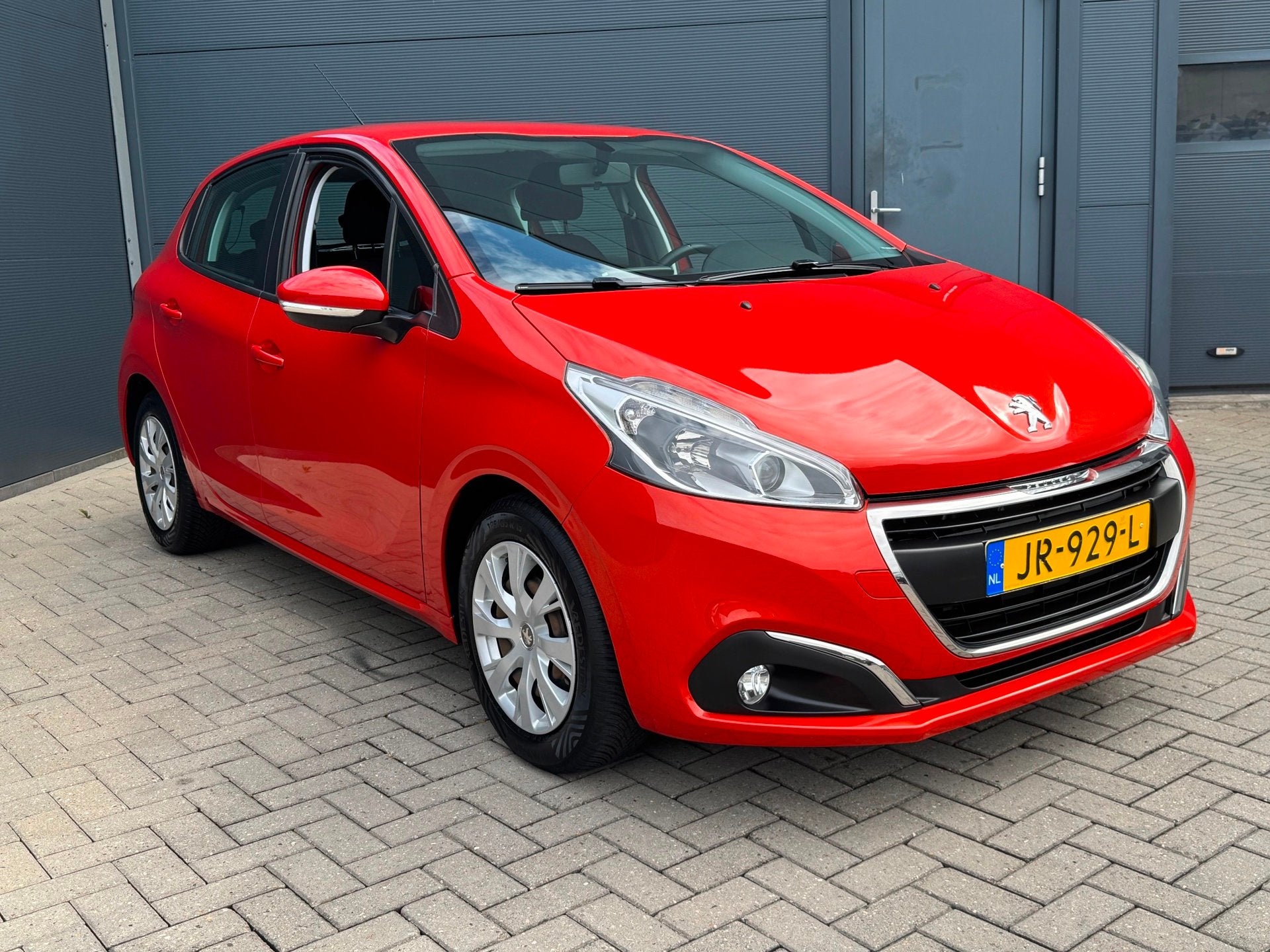Peugeot 208 1.2 PureTech / Navi / Nap, Voorwielaandrijving, Gebruikt, 82 pk, 23 km/l