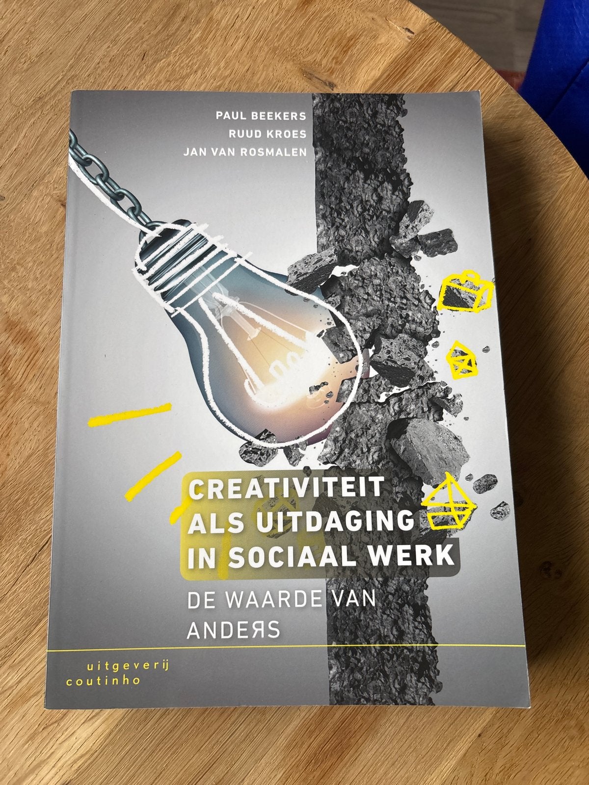 Creativiteit als uitdaging in sociaal werk - Paul Beekers, Ophalen of Verzenden, Gamma, Zo goed als nieuw, HBO