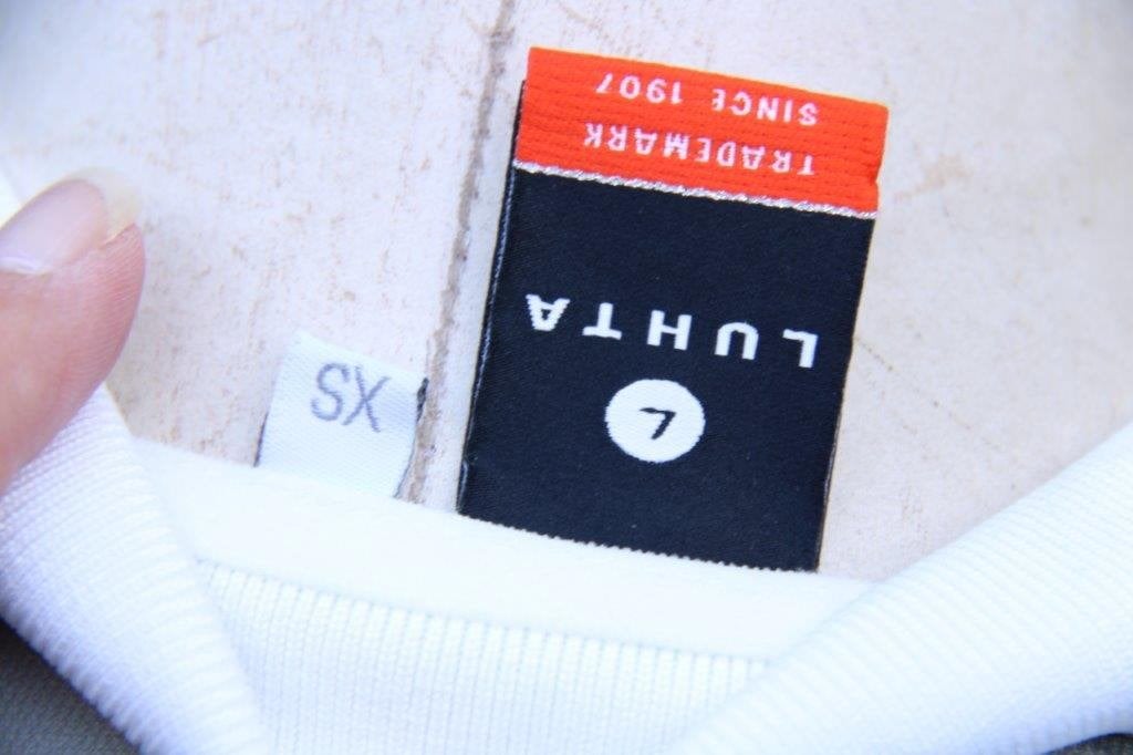 Top grijs/ wit Luhta mt XS Vaste prijs, Kleding | Dames, Luhta, Ophalen of Verzenden, Zo goed als nieuw, Zonder mouw