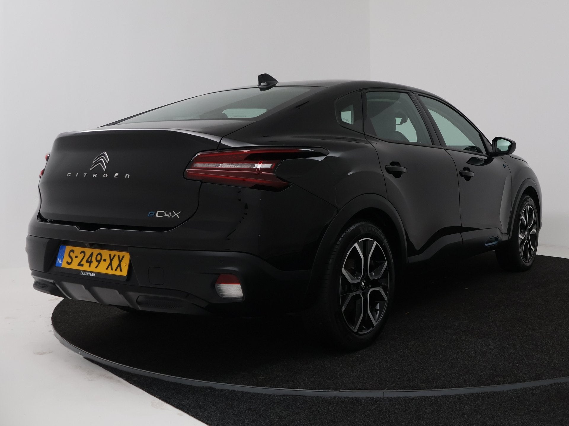 Citroën Ë-C4 X Feel Pack 50 kWh Onderweg-naar-dealer, Auto's, 12 maanden, Gebruikt, Zwart, 24 min