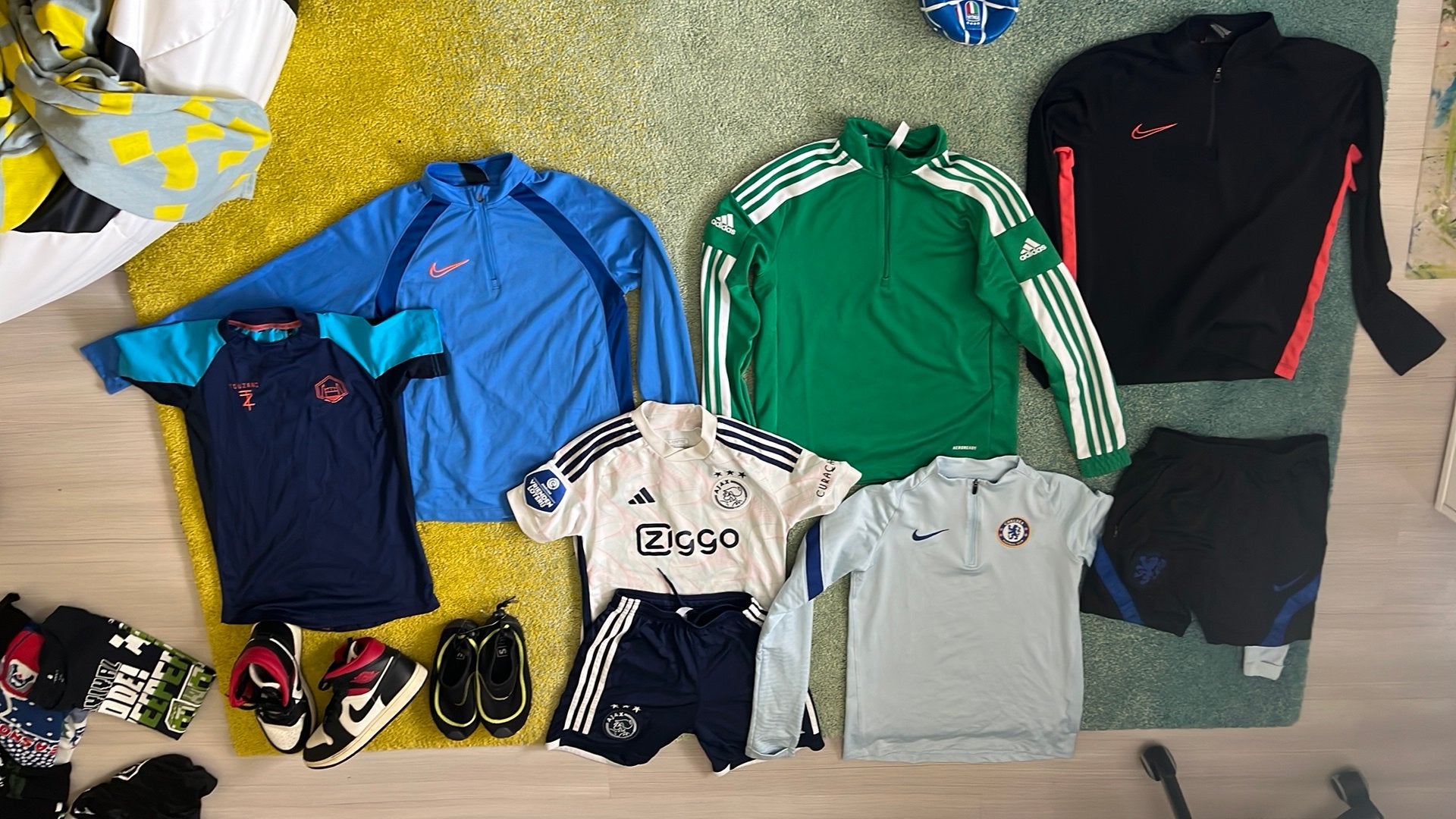 Sportkleding 11-12 jaar pakket, Ophalen, Zo goed als nieuw