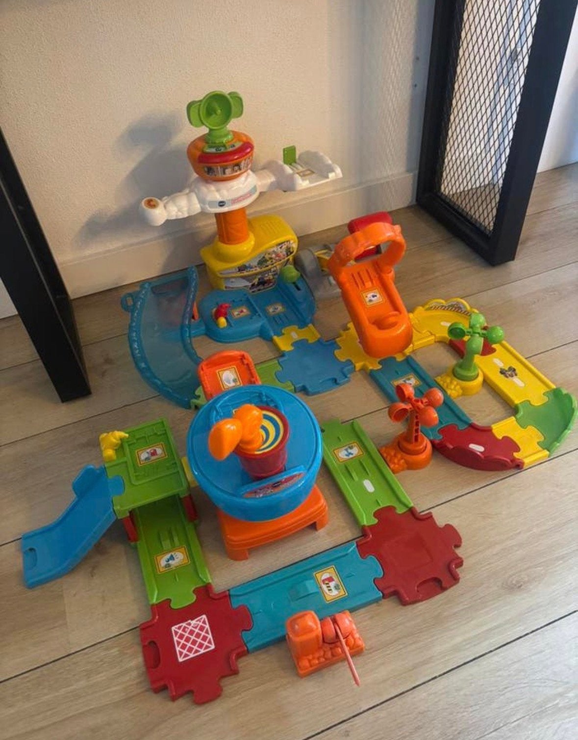 Toet toet auto’s - Luchthaven en vliegveld, Kinderen en Baby's, Ophalen of Verzenden, Zo goed als nieuw, 2 tot 4 jaar