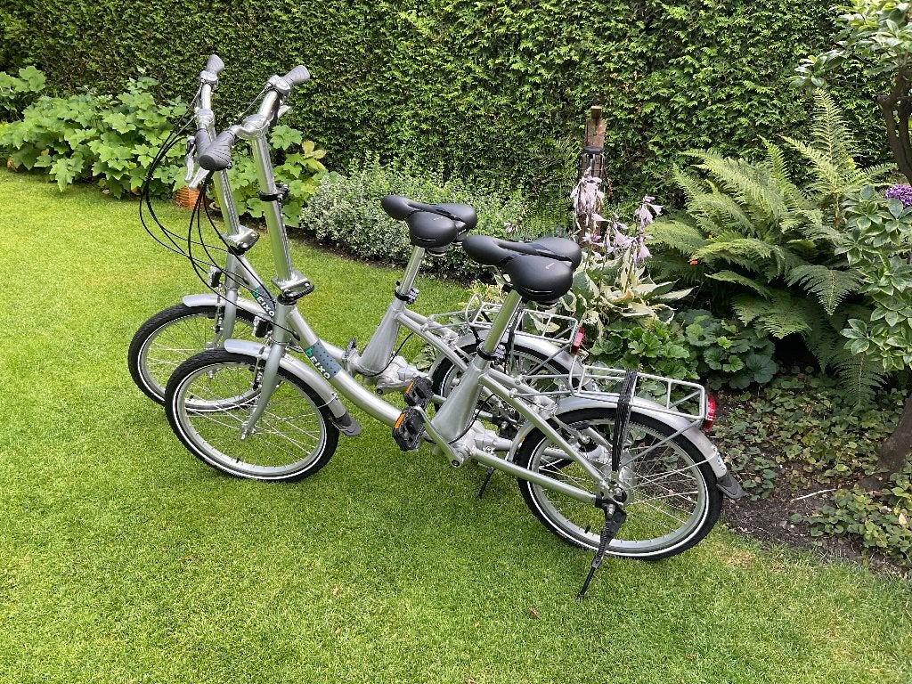 Te koop: 2 z.g.a.n. beixo vouwfietsen ( zilver),  €1250,-, Fietsen en Brommers, Fietsen | Vouwfietsen, Velgrem, Versnellingen