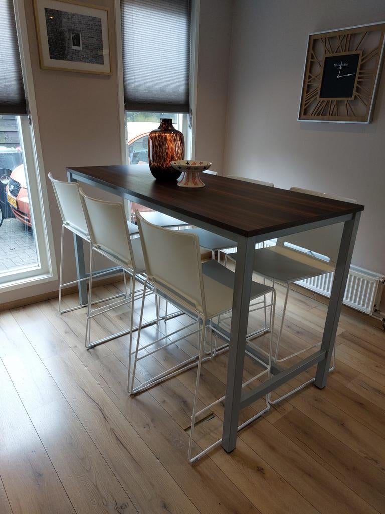 Bartafel met 6 design barkrukken, Ophalen