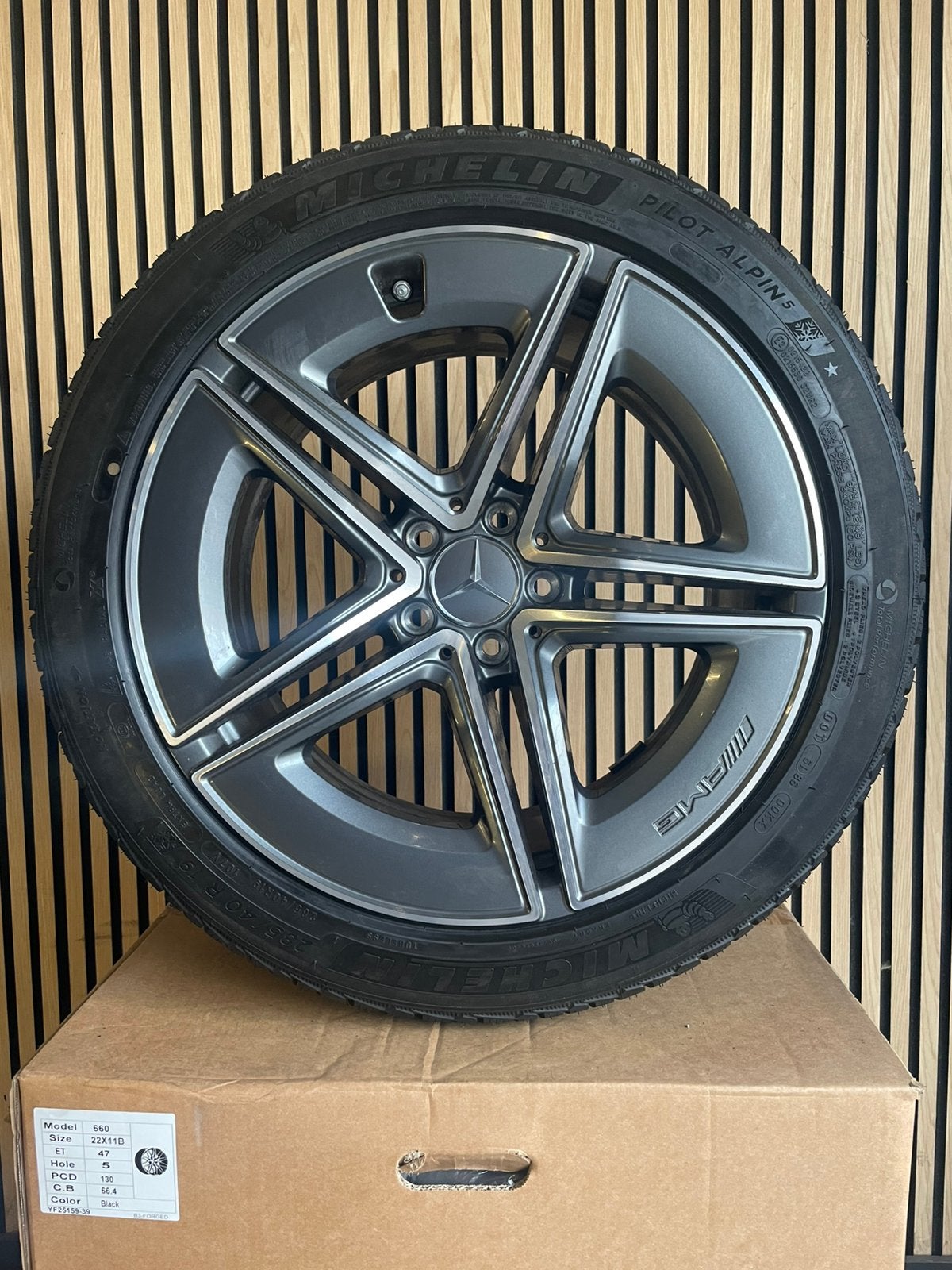 19 inch Originele Mercedes E53 AMG 5x112 + michelin W214, Auto-onderdelen, 19 inch, 255 mm, Banden en Velgen, Nieuw