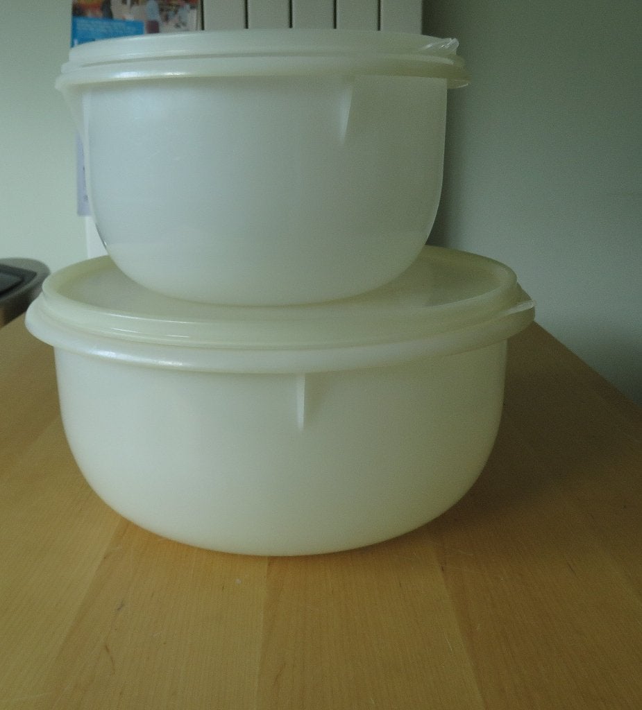 Tupperware 2 Mixkommen, Mengkommen - Wit, Huis en Inrichting, Ophalen, Gebruikt, Wit, Bak of Kom