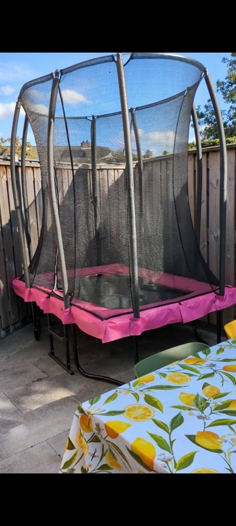Nette trampoline, Kinderen en Baby's, Speelgoed | Buiten | Trampolines, Ophalen, Zo goed als nieuw