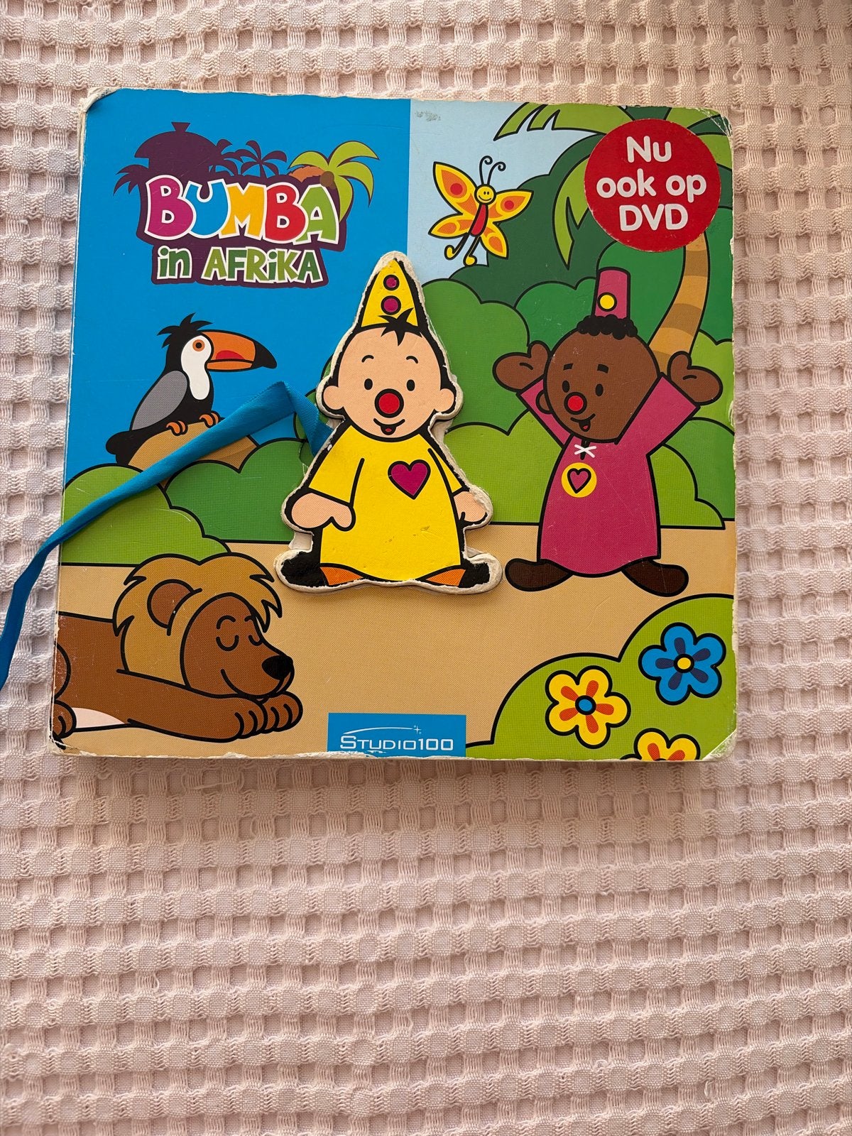 Bumba in Afrika - Studio 100 Prentenboek, Boeken, Ophalen of Verzenden, Zo goed als nieuw, Sprookjes