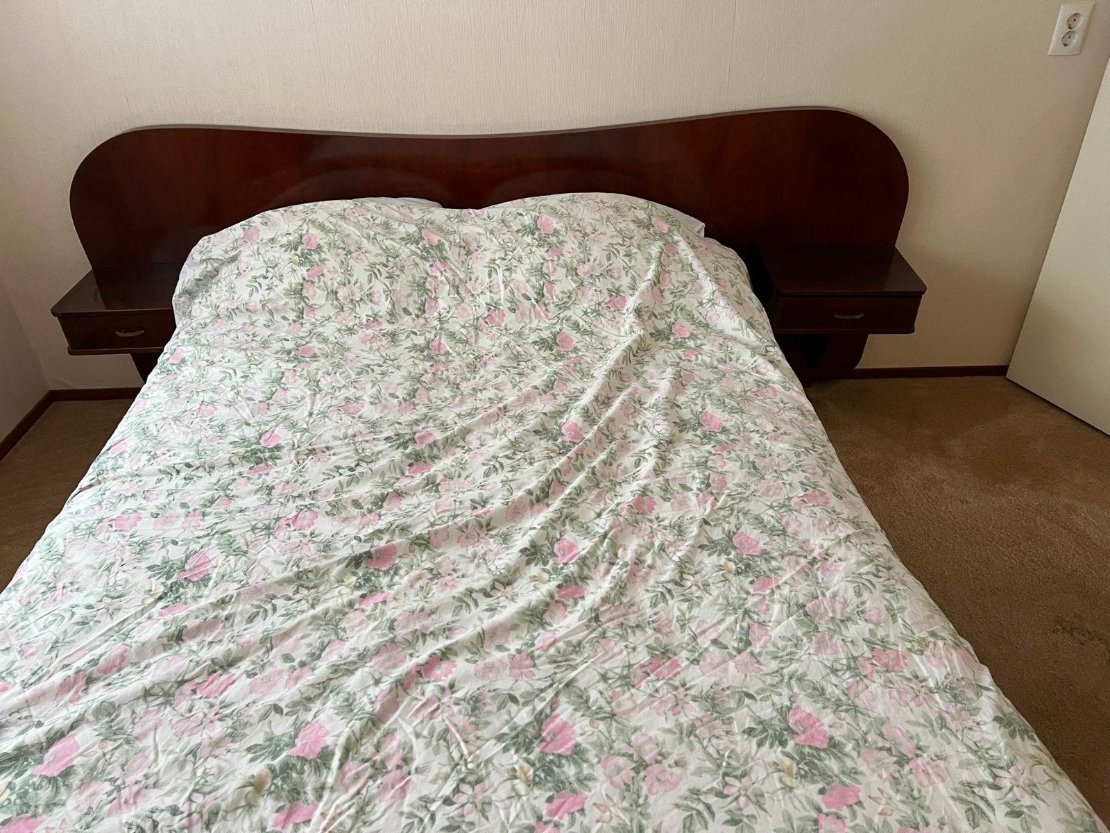 bed 1.40 breed houten achterwand gratis, Huis en Inrichting, Slaapkamer | Complete slaapkamers, Ophalen of Verzenden, Tweepersoons