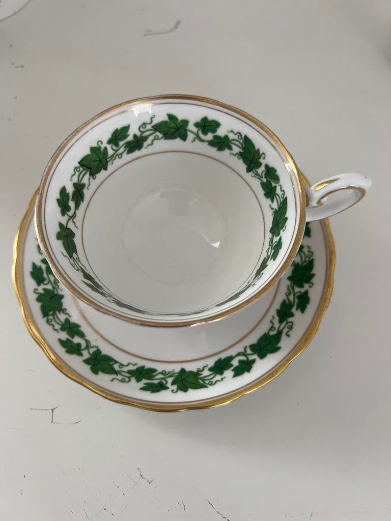 Royal Tuscan kop en schotel, groen bladmotief, Ophalen of Verzenden