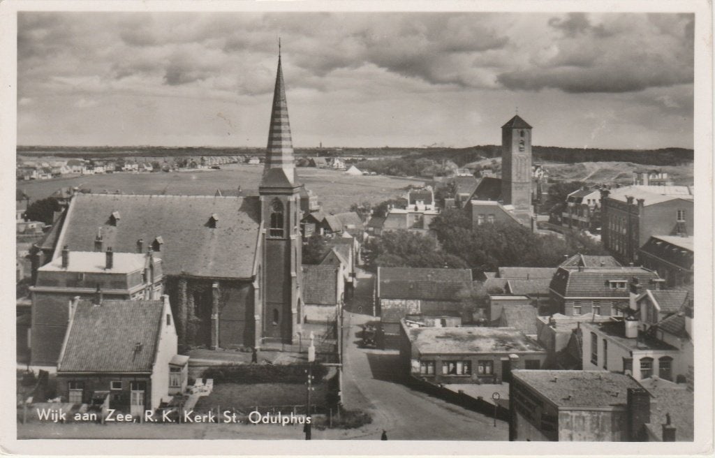 WIJK AAN ZEE R.K. Kerk St. Odulphus 1955, Verzenden, 1940 tot 1960, Gelopen, Noord-Holland
