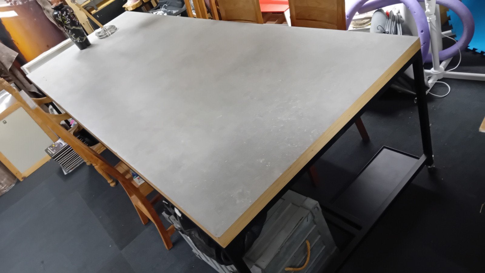 Groot verrijdbaar industrieel bureau / tafel / werkbank, Industrieel, Ophalen, Met wielen, Gebruikt