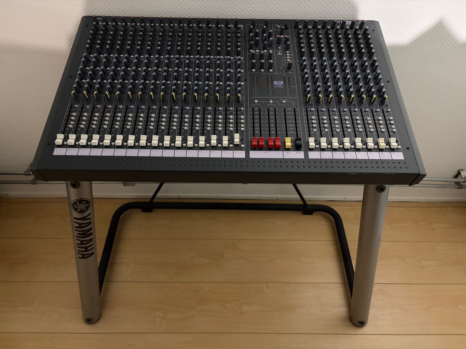 Soundcraft Spirit LX 7 mengtafel + Yamaha stand., Ophalen, Zo goed als nieuw, Minder dan 500 watt