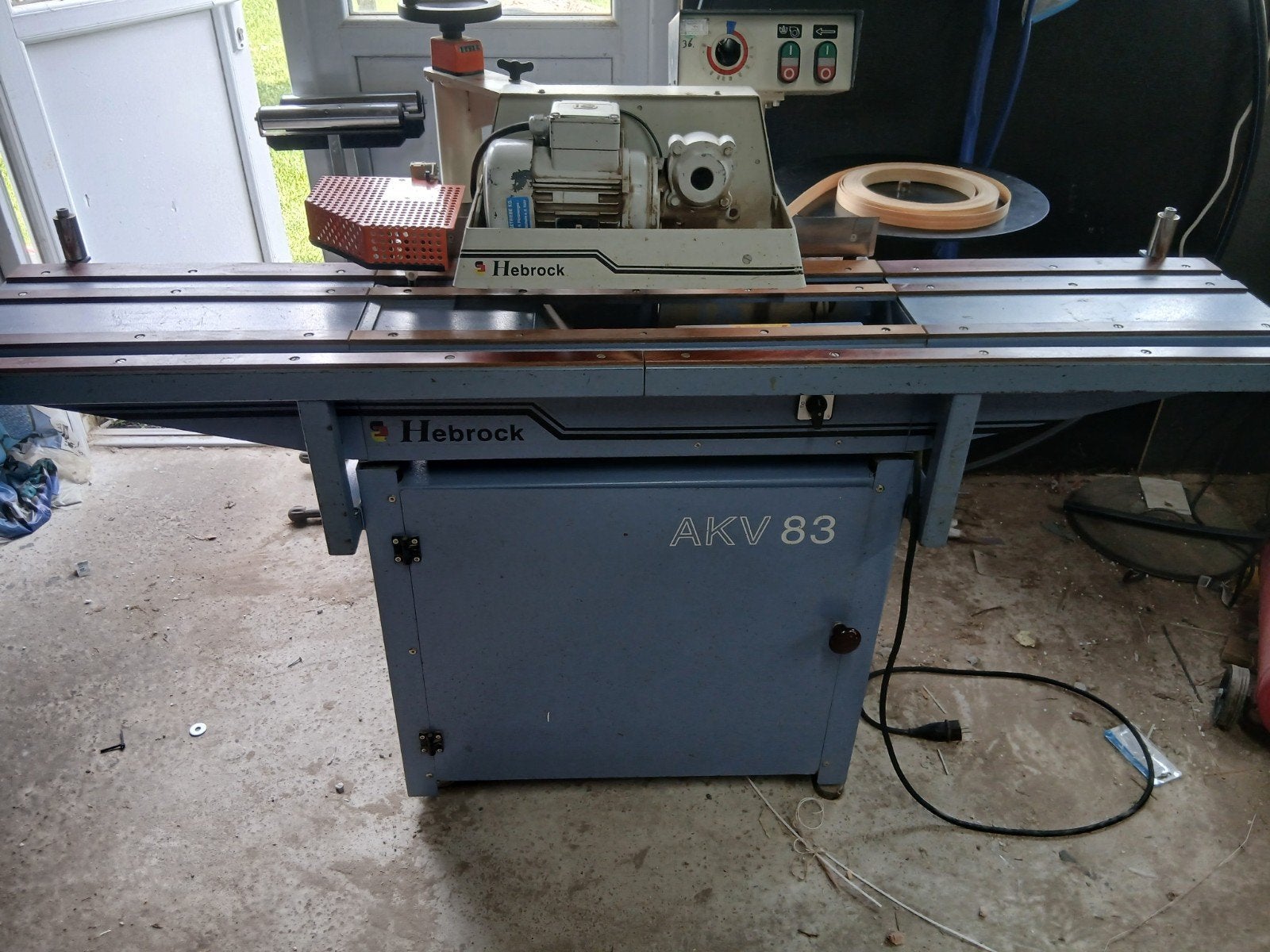 HeBrock Akv 83 Kantenlijmer, Ophalen