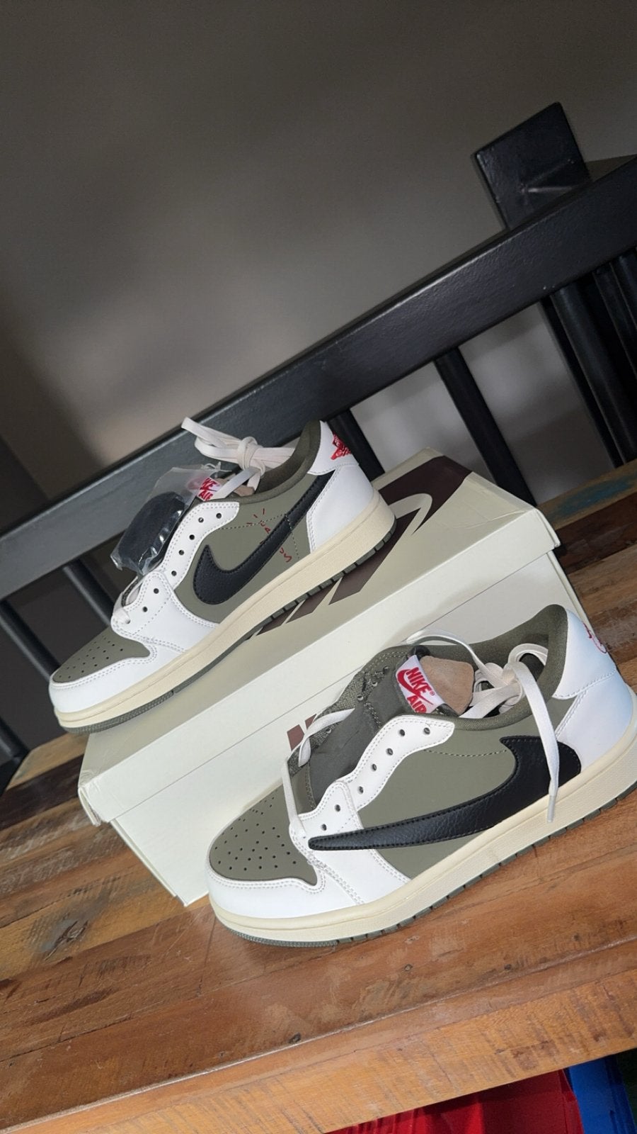 Travis Scott Jordan 1 low, Ophalen of Verzenden, Nieuw, Sneakers of Gympen